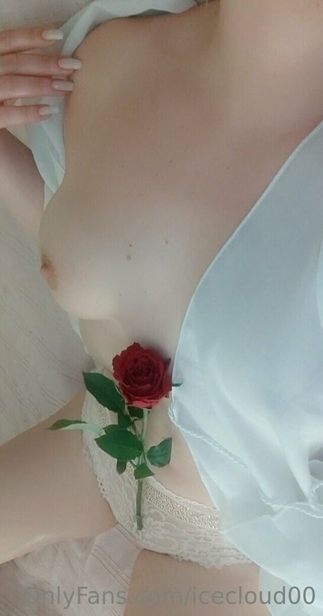 icecloud00 model nude gallery