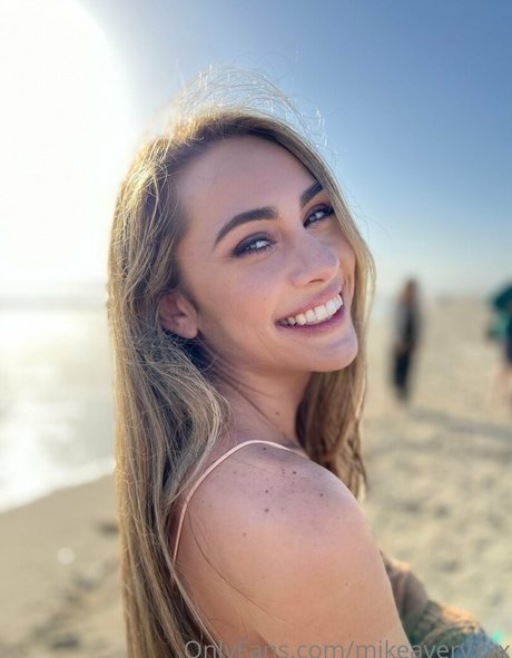 mikeaveryxxx star nude pic