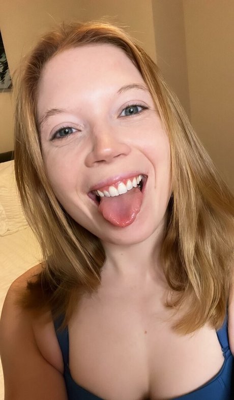 Peachy Noel pretty actress image