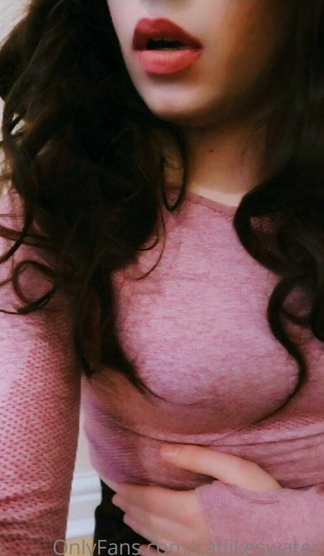 Cat Likes Water erotic model gallery