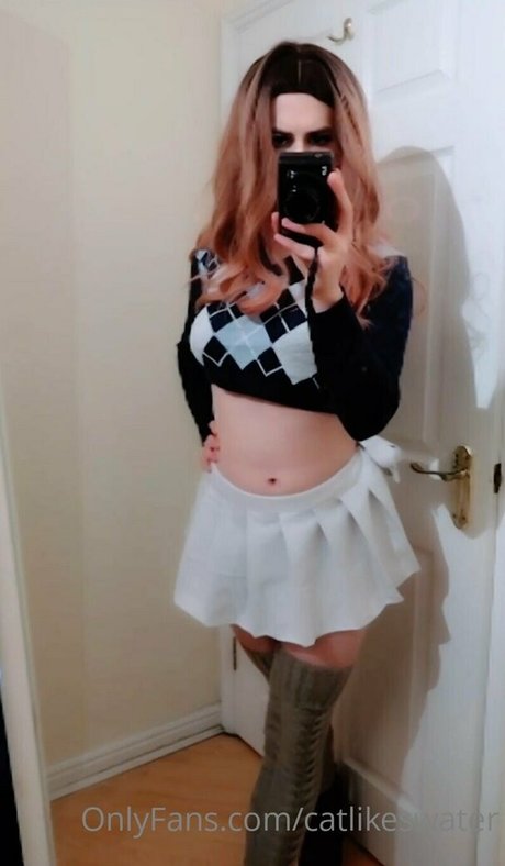 Cat Likes Water perfect actress gallery