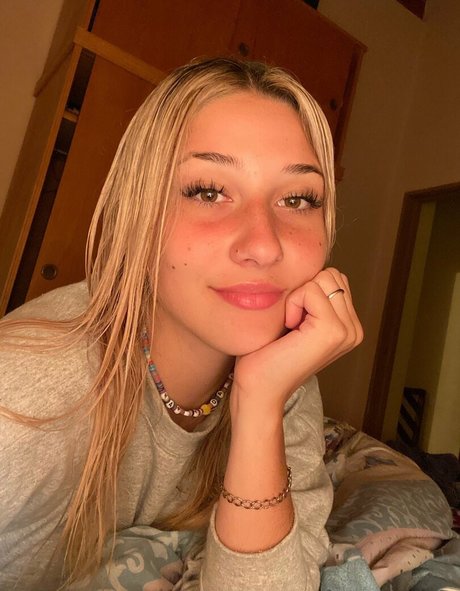 Yami Sanchez pretty star picture