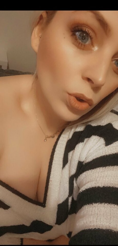 skyemoore star hd photo