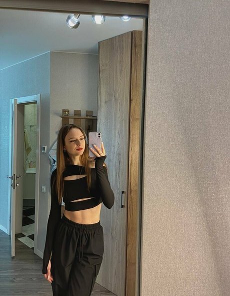 emmmas pretty actress photos