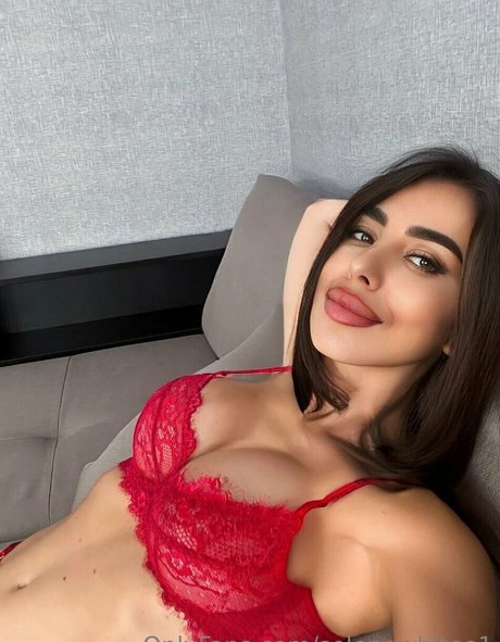 selenewhitee1 star erotic galleries