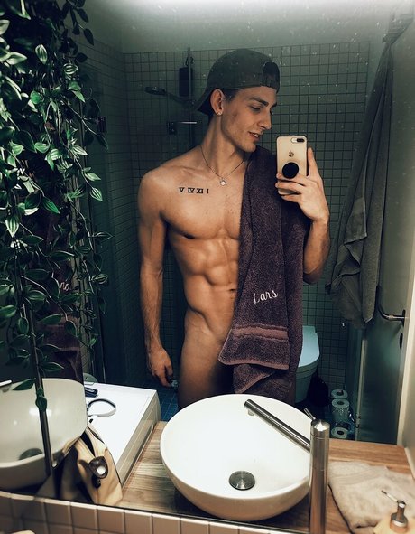 battyboyfree model exclusive picture