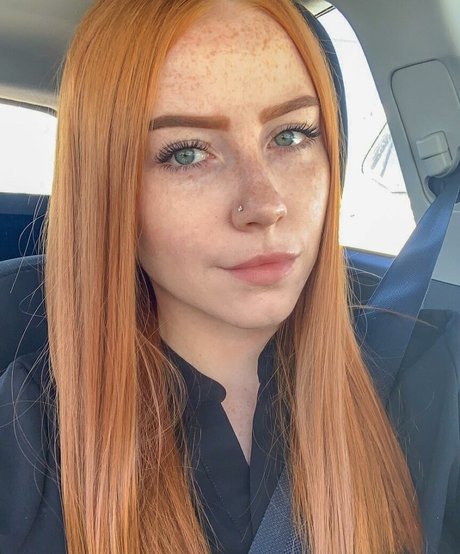 Little miss red porn actress photo