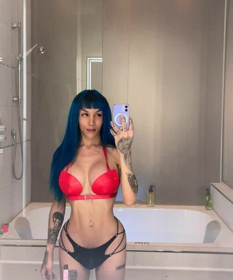 Sara Salazar model high quality images