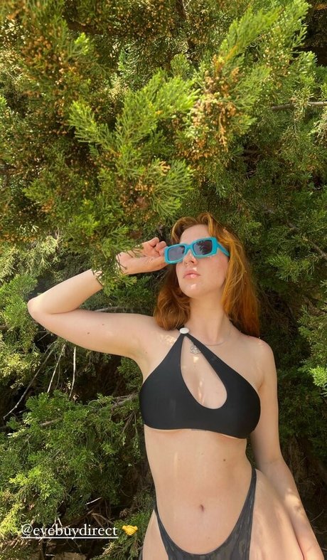 Tati Bruening star nudes image