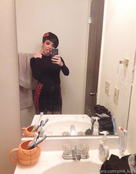 pink kunt best actress picture