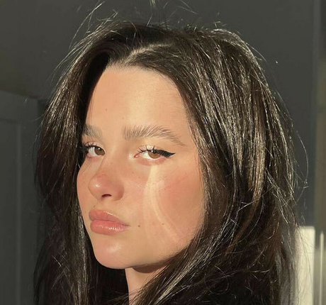 Jules LeBlanc top model pic