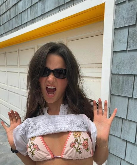 Jules LeBlanc sexy model picture