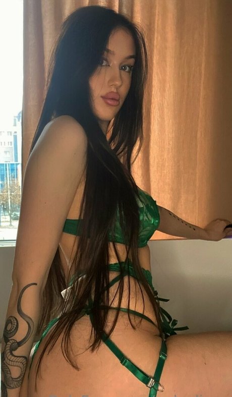 kissolivia model erotic pic