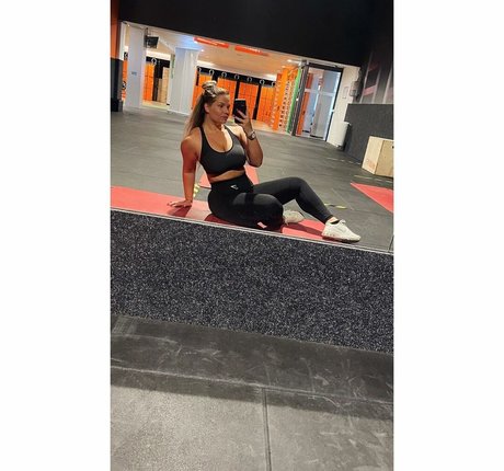 Joyce Straten model nice images