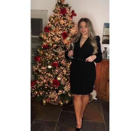 Joyce Straten model hot img