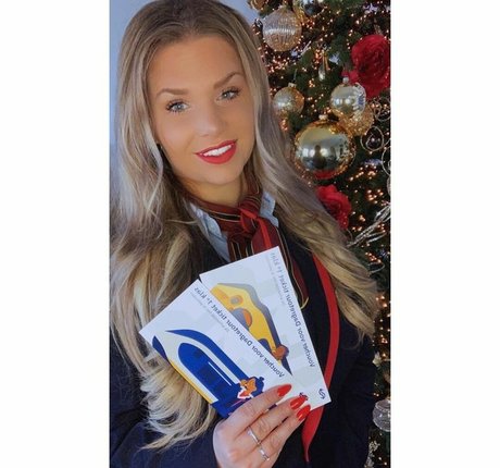 Joyce Straten star best pics