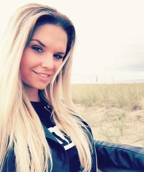 Joyce Straten hot model images