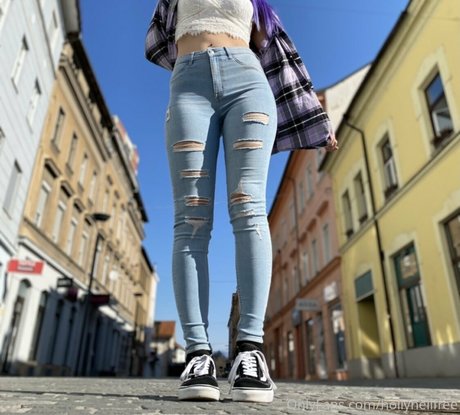 hollyhellfree actress gallery