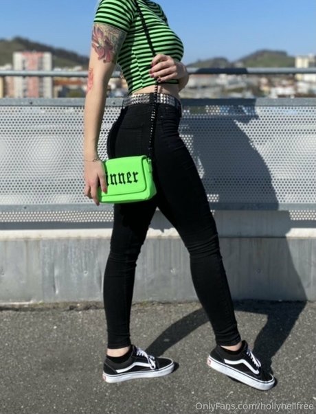 hollyhellfree nice star picture