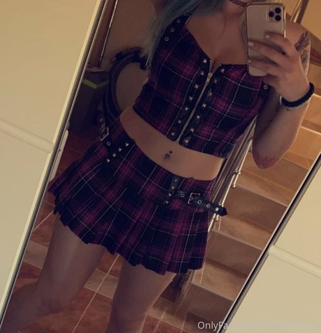 hollyhellfree best star pic