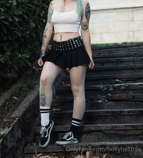 hollyhellfree model naked archive