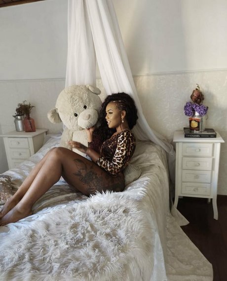 Mel Sereaia star exclusive archive