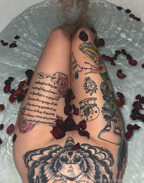 theonlinegirlfriend model free photos