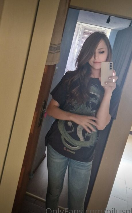 asian female onlyfans erotic pics