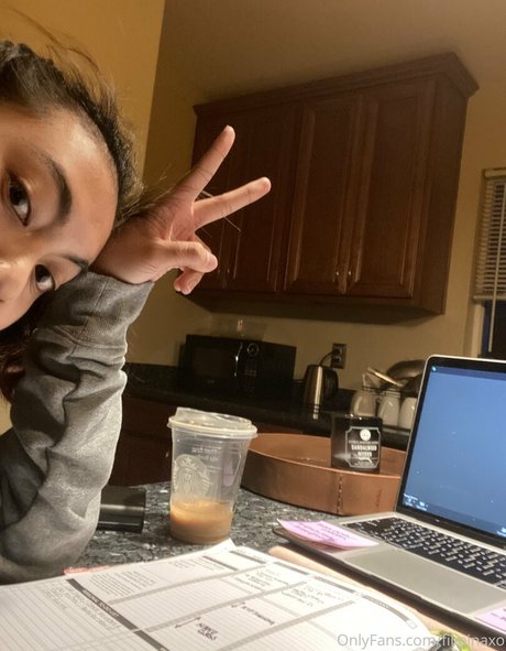 zamoraheart hot actress photo