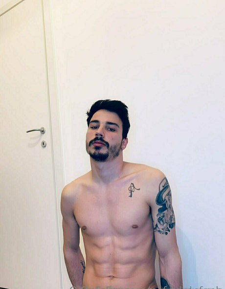 nsfwonlyfans naked model pics