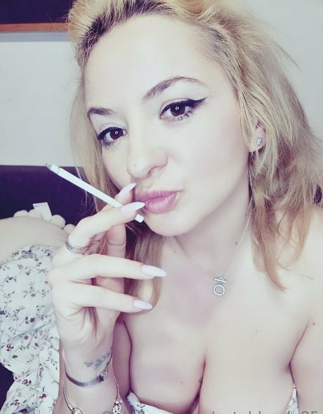 cuteblonde85 nude actress gallery