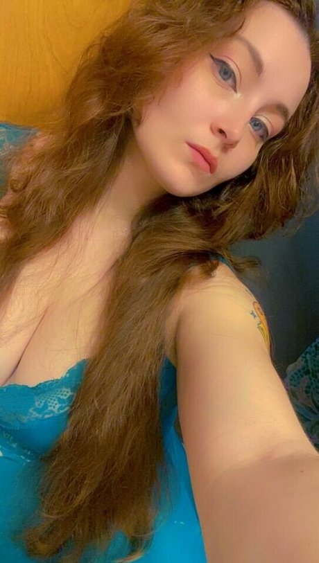 Lylah Love art model img