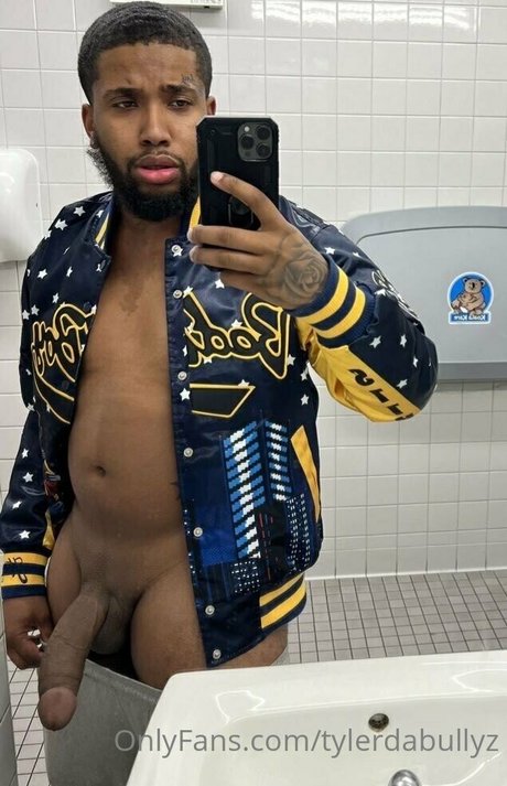 tylerbandsome model erotic photo