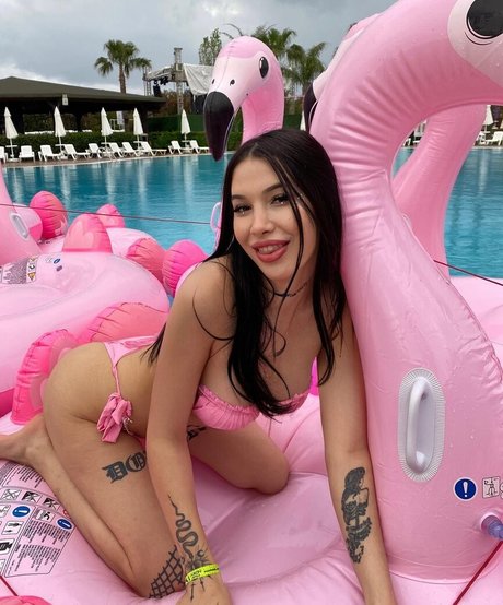 Hira Balci model adult picture