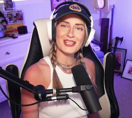 BasicWitGirl nude actress photo