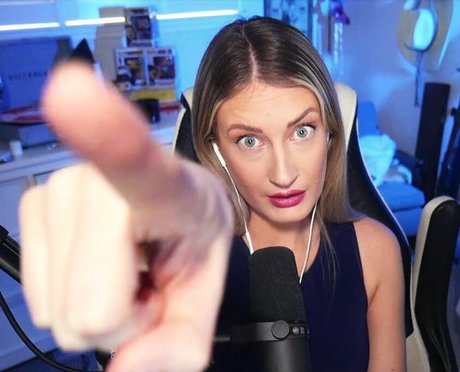 BasicWitGirl sexy model archive