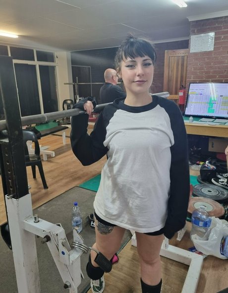 alyssa winter pretty pornstar photo