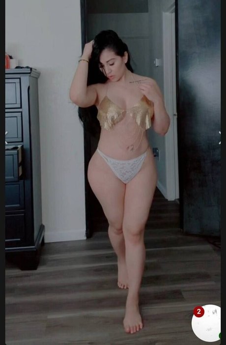 escorpioncita3 top model image