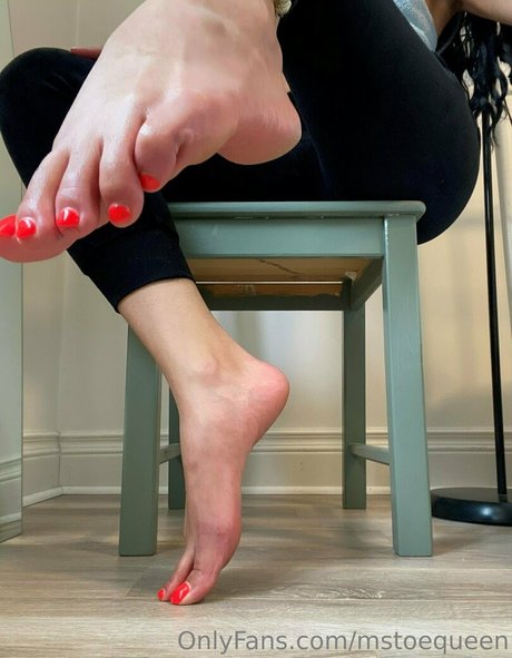 mstoequeen star erotic photo