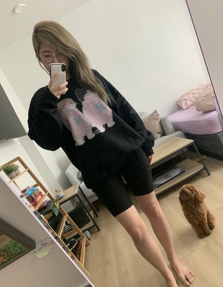 beccatilts best model image