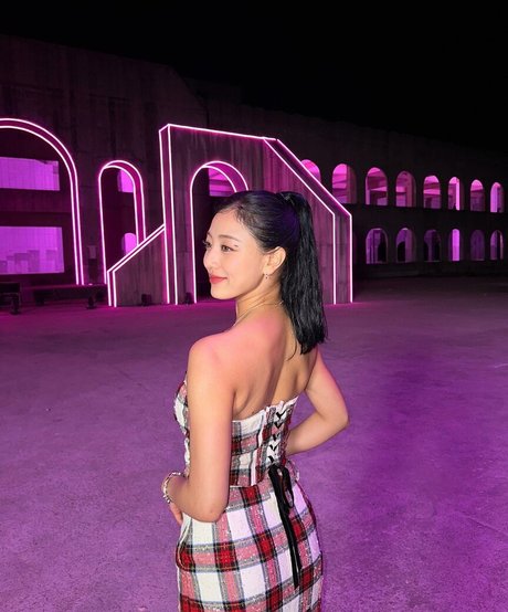 Jihyo adult star img