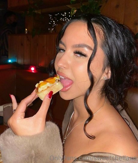 sweetsbellaxo beautiful actress images