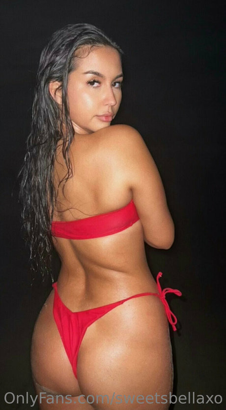 sweetsbellaxo exclusive model pic
