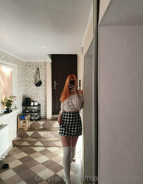 rebekka red fox model top photos