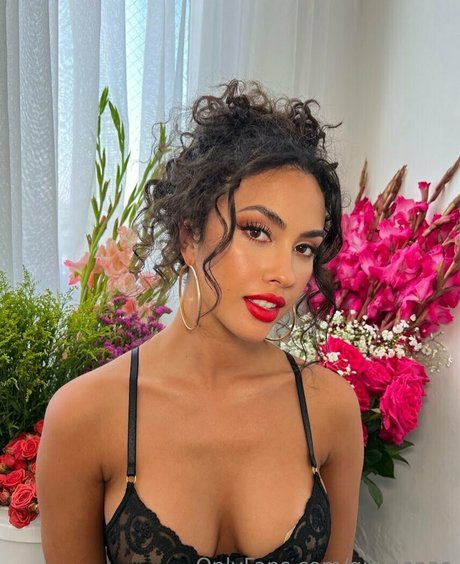 gigipenaa model best photos