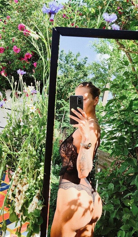 queen of atlantic model pornographic photo