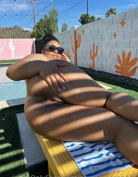 Souredpineapple model erotic galleries