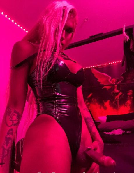 luckiesuniverse pornstar nudes pictures