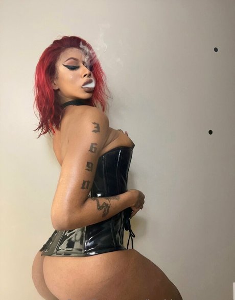 luckiesuniverse porn actress images