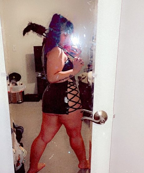 Harlee Queeni sex star pictures